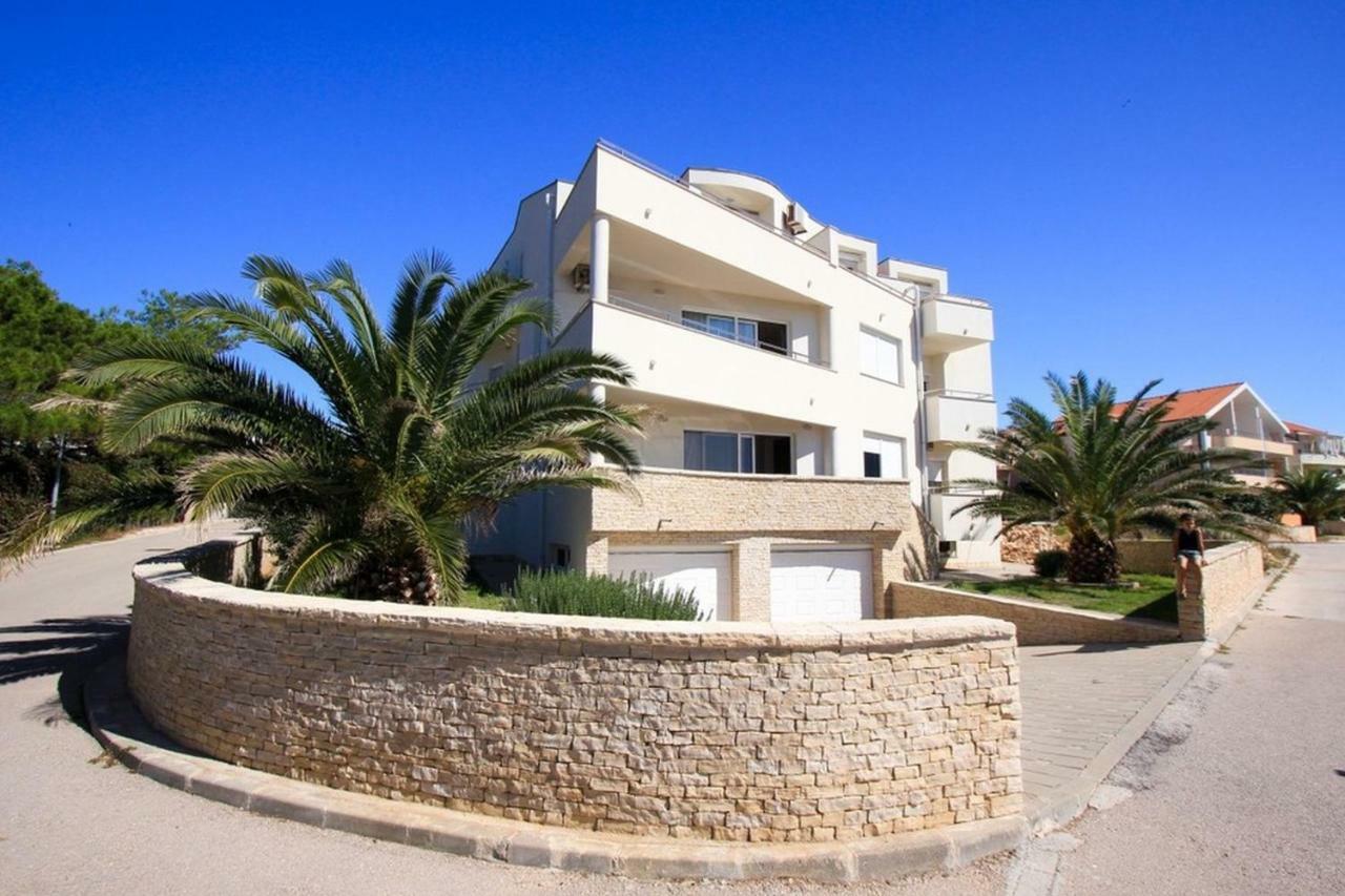 Apartments Franko Povljana Exterior foto